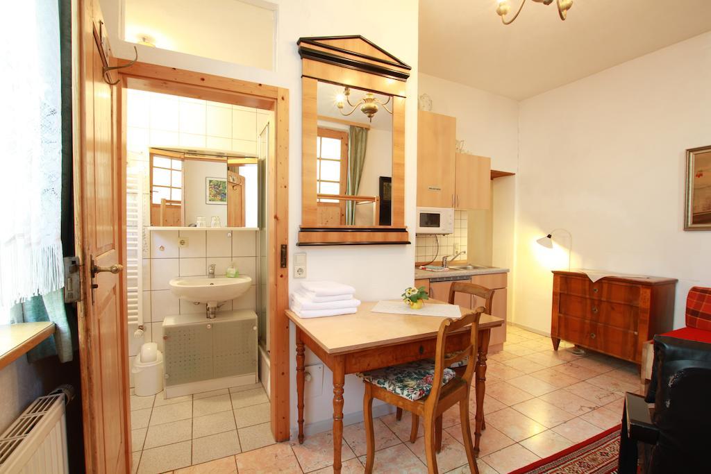 Gaestehaus Pfefferle Hotel Garni Und Ferienwohnungen Sigmaringen Exteriör bild